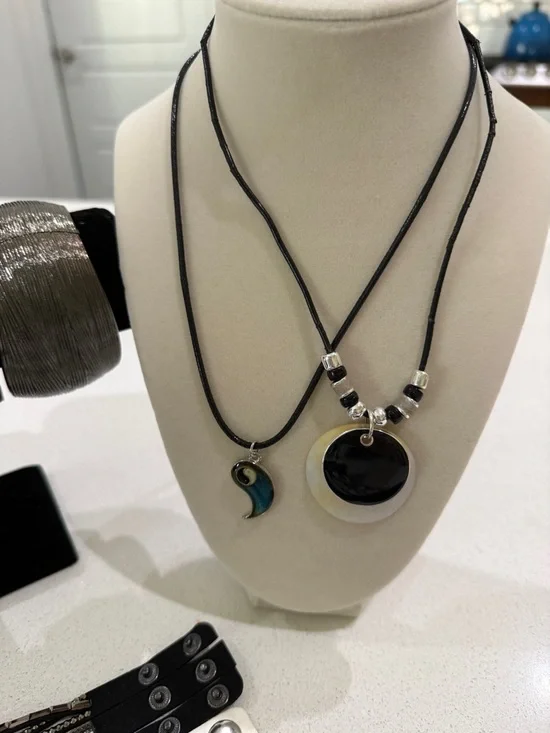 BOHO Meets GOTH Meets BLING Mixed 2# Bag of Jewelry - Picture 5 of 11